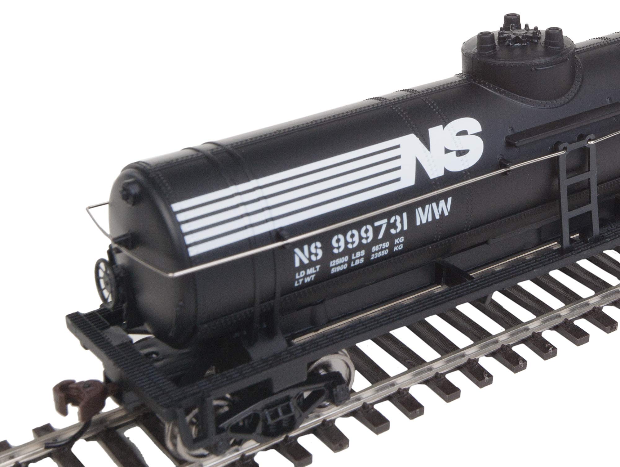 Amazon.com: Walthers Trainline Tank Car-Ready to Run-Norfolk